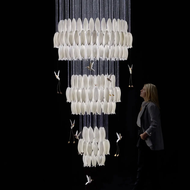 Большая Люстра для Лестницы Sagarti Contemporary chandelier ALBA GRAND Flowers & Birds Белый Золотой в Екатеринбурге | Loft Concept 