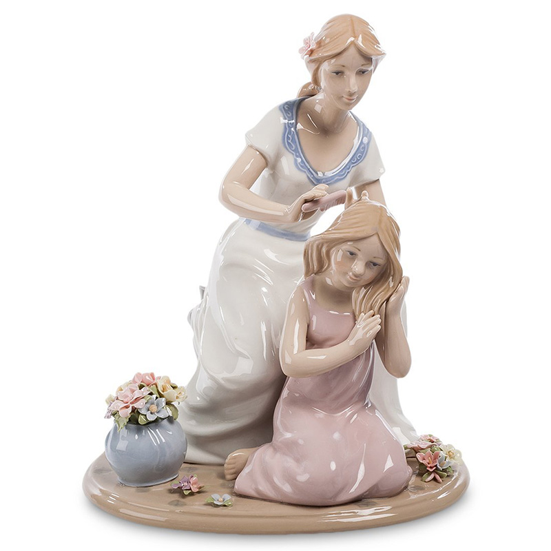 Статуэтка фарфоровая Мама с дочерью Charming Statuette Белый Розовый Серо-голубой Бежевый в Екатеринбурге | Loft Concept 