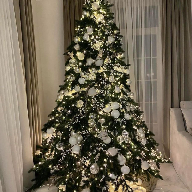 Дизайнерская Елка с Белым Декором Christmas Tree White Balls Серебряный Белый в Екатеринбурге | Loft Concept 