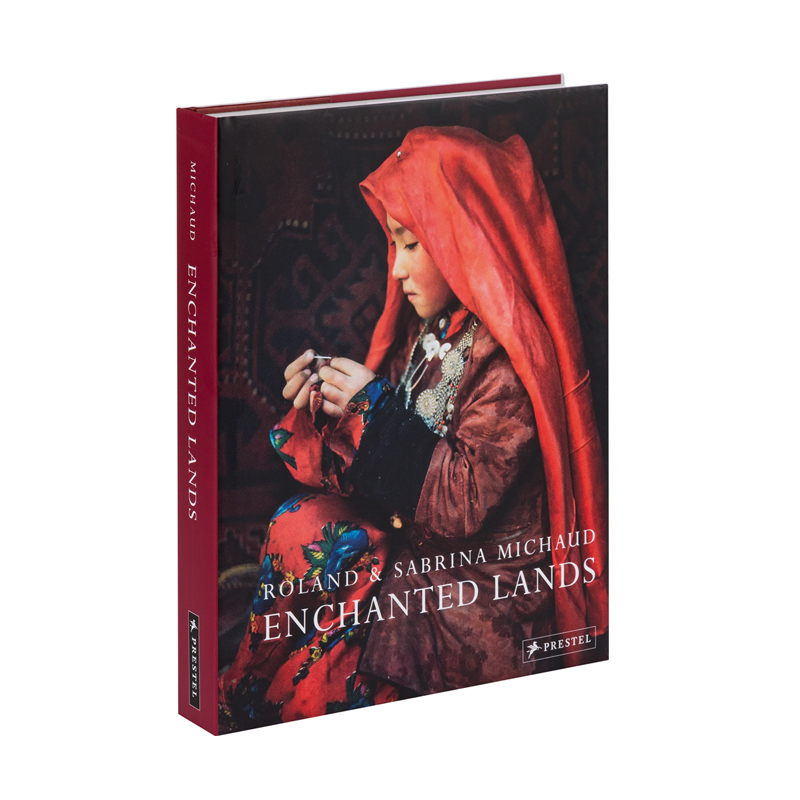 Книга ROLAND & SABRINA MICHAUD: ENCHANTED LANDS  в Екатеринбурге | Loft Concept 