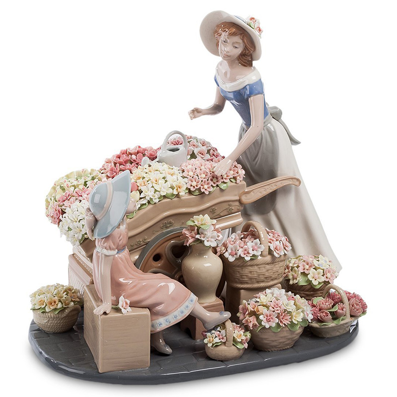 Статуэтка фарфоровая Девушка и маленькая девочка с цветами Charming Statuette Белый Розовый Серо-голубой Зеленый Бежевый Серый в Екатеринбурге | Loft Concept 