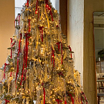 Комплект Новогодней Елки вместе с серебряной мишурой и красными лентами варинант исполнения - 1 | Loft Concept в Екатеринбурге