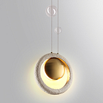 Подвесной светильник с бежевым текстурным кольцом и латунным шаром в центре Tactile  варинант исполнения - 7 | Loft Concept в Екатеринбурге