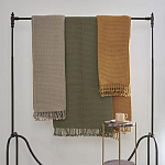 Плед из шерсти зеленого цвета с бахромой Waffle Comfort варинант исполнения - 4 | Loft Concept в Екатеринбурге