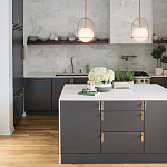 Подвесной светильник с белым плафоном в форме шара в арочной подвеске Hinkley варинант исполнения - 15 | Loft Concept в Екатеринбурге