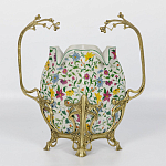 Ваза белого цвета из фарфора с ярким цветочным узором и бронзовыми ручками в виде ветвей Eden Garden porcelain and bronzeм варинант исполнения - 3 | Loft Concept в Екатеринбурге