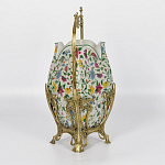 Ваза белого цвета из фарфора с ярким цветочным узором и бронзовыми ручками в виде ветвей Eden Garden porcelain and bronzeм варинант исполнения - 2 | Loft Concept в Екатеринбурге