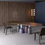 Обеденный стол деревянный с разноцветными фигурными ножками Cop варинант исполнения - 2 | Loft Concept в Екатеринбурге