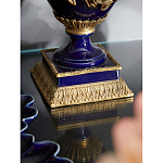 Подсвечник из темно-синего фарфора с бронзовыми элементами и цветами Eden Garden варинант исполнения - 6 | Loft Concept в Екатеринбурге