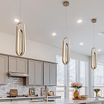 Подвесной светильник золотого цвета с двумя вытянутыми овальными рамками в форме скрепки Eurofase варинант исполнения - 8 | Loft Concept в Екатеринбурге