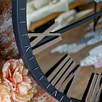 Часы настенные зеркальные с серебряным металлическим циферблатом Mirror Tower Clock варинант исполнения - 2 | Loft Concept в Екатеринбурге