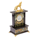 Часы настольные с декором в виде волка из натурального камня Офиокальцит Wolf Stone Clock варинант исполнения - 2 | Loft Concept в Екатеринбурге