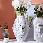 Ваза с декоративными лицами и графическими элементами в виде сердец и символов Faces of Imagination варинант исполнения - 5 | Loft Concept в Екатеринбурге