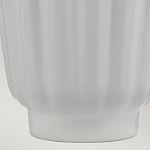 Настольная лампа с белым конусным абажуром и ребристым керамическим основанием Quintiesse варинант исполнения - 6 | Loft Concept в Екатеринбурге