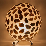 Настольная лампа из перламутра на металлическом каркасе Indonesian Circle варинант исполнения - 4 | Loft Concept в Екатеринбурге