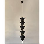 Подвесной светильник светодиодный в виде ряда черных металлических конусов  Herringbone варинант исполнения - 1 | Loft Concept в Екатеринбурге