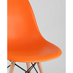 Пластиковый стул на ножках из массива бука Eames Orange варинант исполнения - 2 | Loft Concept в Екатеринбурге