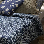 Постельное белье темно-синего цвета с рисунком Blossom Essence Sophie варинант исполнения - 8 | Loft Concept в Екатеринбурге