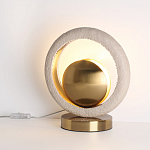 Настольная лампа с бежевым текстурным кольцом и латунным шаром в центре Tactile   варинант исполнения - 4 | Loft Concept в Екатеринбурге