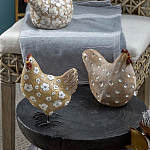 Статуэтка курица с резными белыми цветами на бежевой фактурной поверхности Rustic Chicken варинант исполнения - 4 | Loft Concept в Екатеринбурге