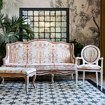 Трехместный диван из массива бука бежевый с растительным орнаментом Raffael Renaissance Beige Sofa варинант исполнения - 9 | Loft Concept в Екатеринбурге