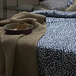 Постельное белье темно-синего цвета с рисунком Blossom Essence Sophie варинант исполнения - 7 | Loft Concept в Екатеринбурге