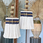 Подвесной светильник с подвесом из деревянных бусин и абажуром из кисточек Аmbiance варинант исполнения - 2 | Loft Concept в Екатеринбурге