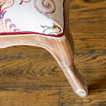 Банкетка из массива бука бежевая с растительным орнаментом Raffael Beige Floral Banquette варинант исполнения - 3 | Loft Concept в Екатеринбурге