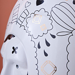 Ваза с декоративными лицами и графическими элементами в виде сердец и символов Faces of Imagination варинант исполнения - 9 | Loft Concept в Екатеринбурге