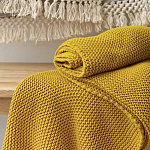 Плед из хлопка жемчужной вязки горчичного цвета Waffle Comfort варинант исполнения - 7 | Loft Concept в Екатеринбурге