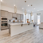 Подвесной светильник золотого цвета с двумя вытянутыми овальными рамками в форме скрепки Eurofase варинант исполнения - 7 | Loft Concept в Екатеринбурге