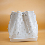 Кашпо в виде сумки  Bag Vase White Louis варинант исполнения - 3 | Loft Concept в Екатеринбурге