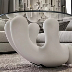 Дизайнерский журнальный стол с круглой прозрачной столешницей на белом фигурном основании Luqak варинант исполнения - 4 | Loft Concept в Екатеринбурге