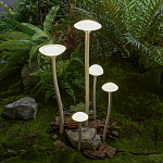 Уличный светильник с пятью матовыми плафонами в форме грибов на высоких изогнутых ножках Mushroom Shape варинант исполнения - 1 | Loft Concept в Екатеринбурге