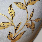 Настольная лампа с фарфоровым основанием бежевого цвета с рисунком и плиссированным абажуром на темной подставке Elstead Lighting варинант исполнения - 9 | Loft Concept в Екатеринбурге