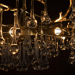 Потолочная люстра в виде ветвей деревьев золотого цвета с прозрачными подвесками-каплями Droplet Chandelier варинант исполнения - 6 | Loft Concept в Екатеринбурге