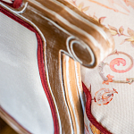 Трехместный диван из массива бука бежевый с растительным орнаментом Raffael Renaissance Beige Sofa варинант исполнения - 7 | Loft Concept в Екатеринбурге