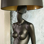 Лампа MANNEQUIN LAMP с абажуром модельный позинг варинант исполнения - 4 | Loft Concept в Екатеринбурге
