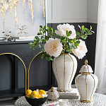 Ваза белая с крышкой и золотистыми вертикальными полосками Chinoiserie Ceramics варинант исполнения - 2 | Loft Concept в Екатеринбурге