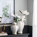 Ваза белая с крышкой и золотистыми вертикальными полосками Chinoiserie Ceramics варинант исполнения - 1 | Loft Concept в Екатеринбурге