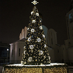 Уличная Новогодняя Ель с золотыми шарами и звездой на вершине в комплекте варинант исполнения - 2 | Loft Concept в Екатеринбурге