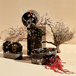 Шкатулка из эпоксидной смолы с цветами черная Epoxy Resin Box Black варинант исполнения - 2 | Loft Concept в Екатеринбурге