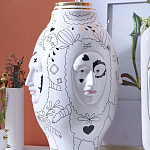 Ваза с декоративными лицами и графическими элементами в виде сердец и символов Faces of Imagination варинант исполнения - 7 | Loft Concept в Екатеринбурге