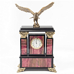 Часы настольные из родонита и бронзы с декором в виде орла Eagle Stone Clock варинант исполнения - 1 | Loft Concept в Екатеринбурге