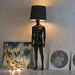 Лампа MALE MANNEQUIN LAMP с абажуром открытый позинг варинант исполнения - 3 | Loft Concept в Екатеринбурге
