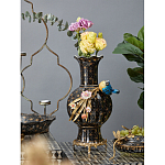 Ваза черная фарфоровая с  узором и бронзовым декором в виде веток с фарфоровой птичкой и цветами Eden Garden варинант исполнения - 2 | Loft Concept в Екатеринбурге