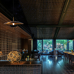 Подвесной светильник с золотым металлическим плафоном округлой формы и декоративным элементом из чёрного мрамора Midnight Grace  варинант исполнения - 3 | Loft Concept в Екатеринбурге